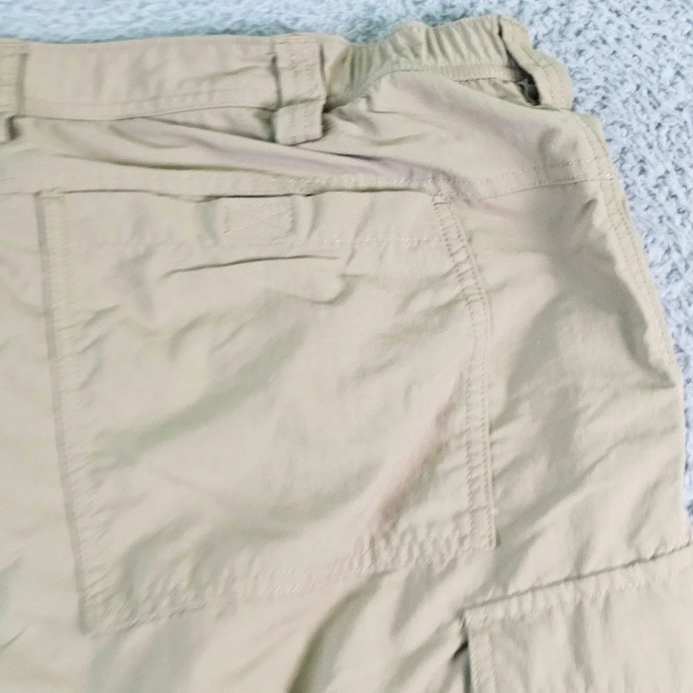 Duluth Trading Co Cargo Pants Mens 40x30 Beige Nylon Lightweight Hiking Outdoor